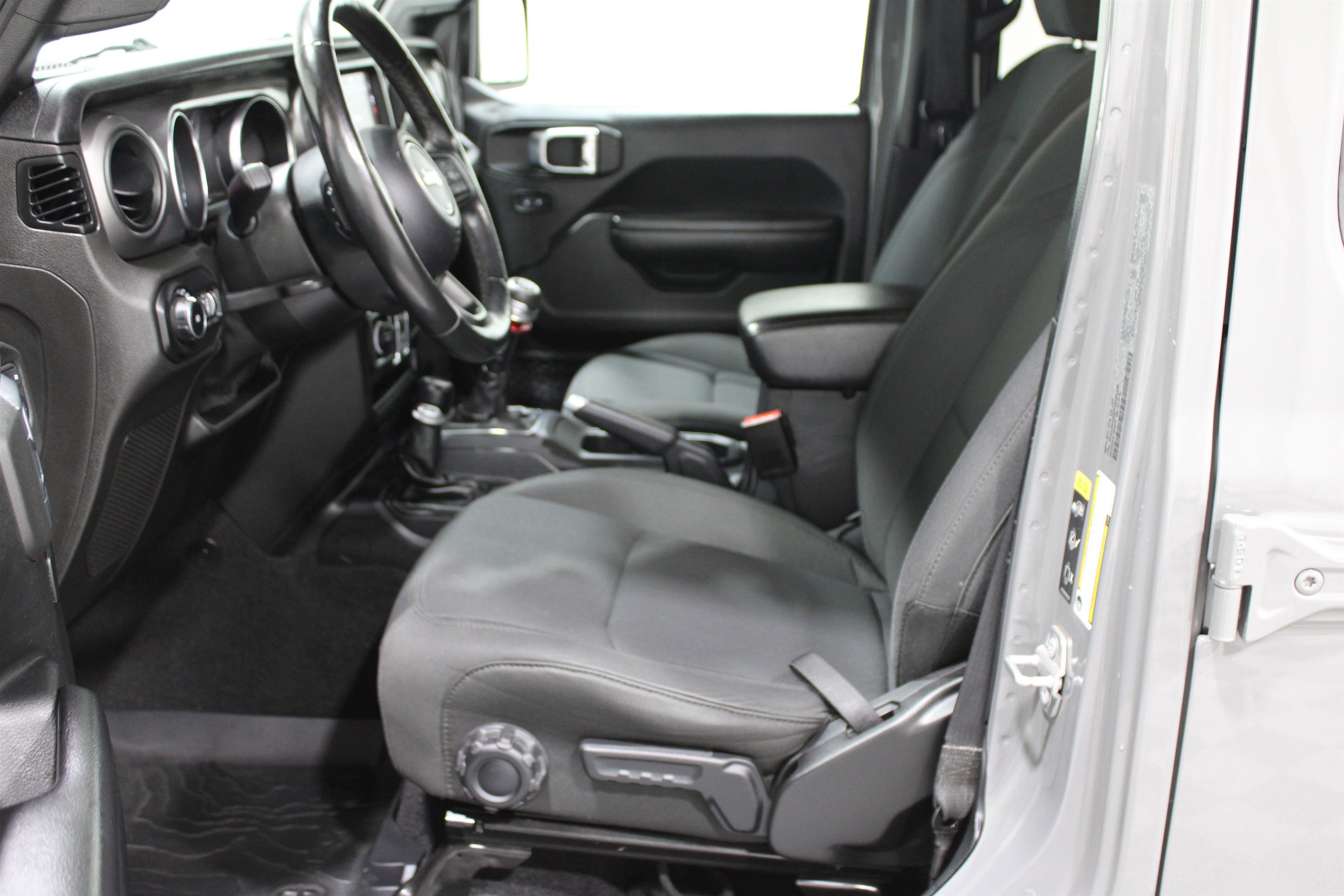 2021 Jeep Wrangler Unlimited Willys photo 2