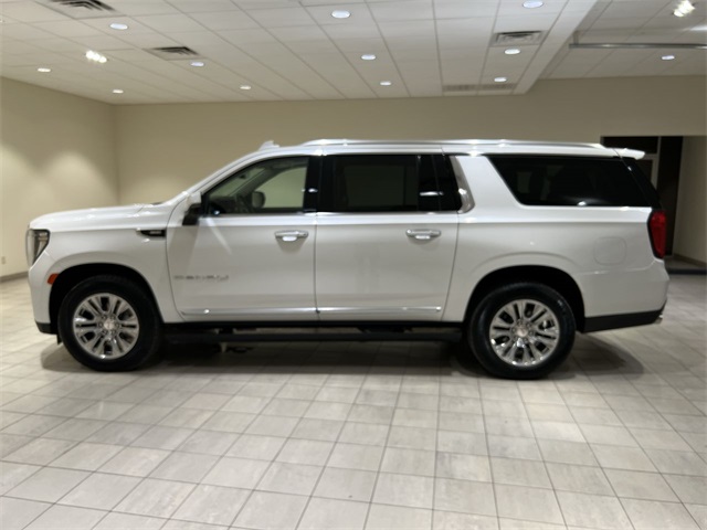 2022 Gmc Yukon XL Denali photo 2