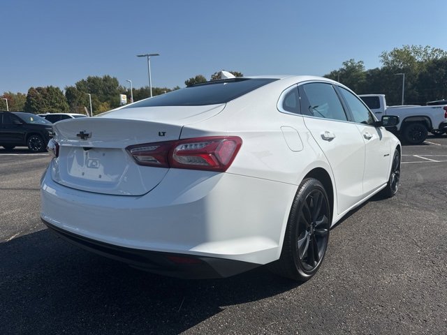 2023 Chevrolet Malibu 1LT photo 2