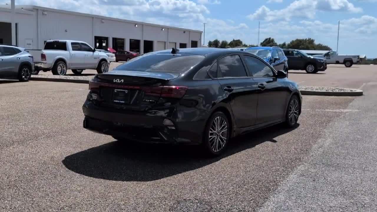 2022 Kia Forte GT-Line photo 8