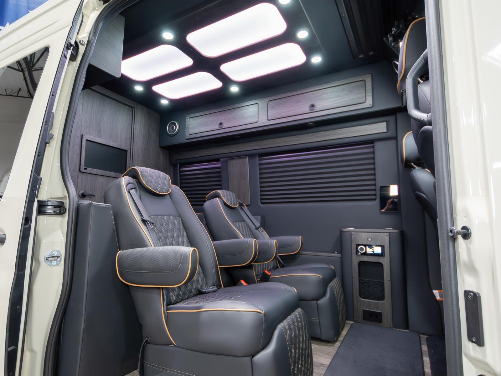 2024 Mercedes Benz Sprinter 2500 photo 3