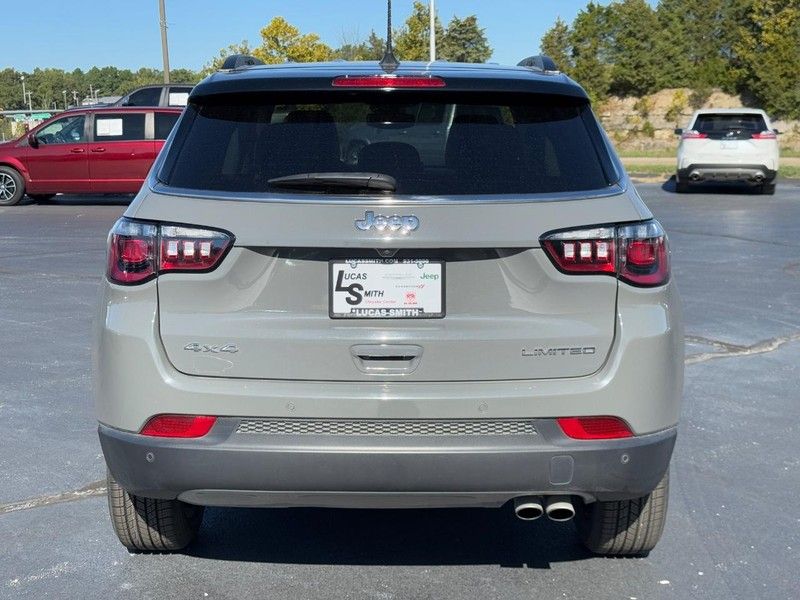 2022 Jeep Compass Limited photo 2