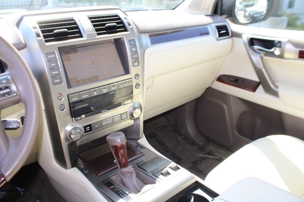 2017 Lexus GX 460 photo 11