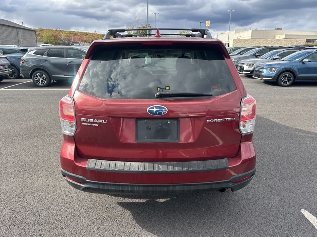 2018 Subaru Forester 2.5i Premium photo 2