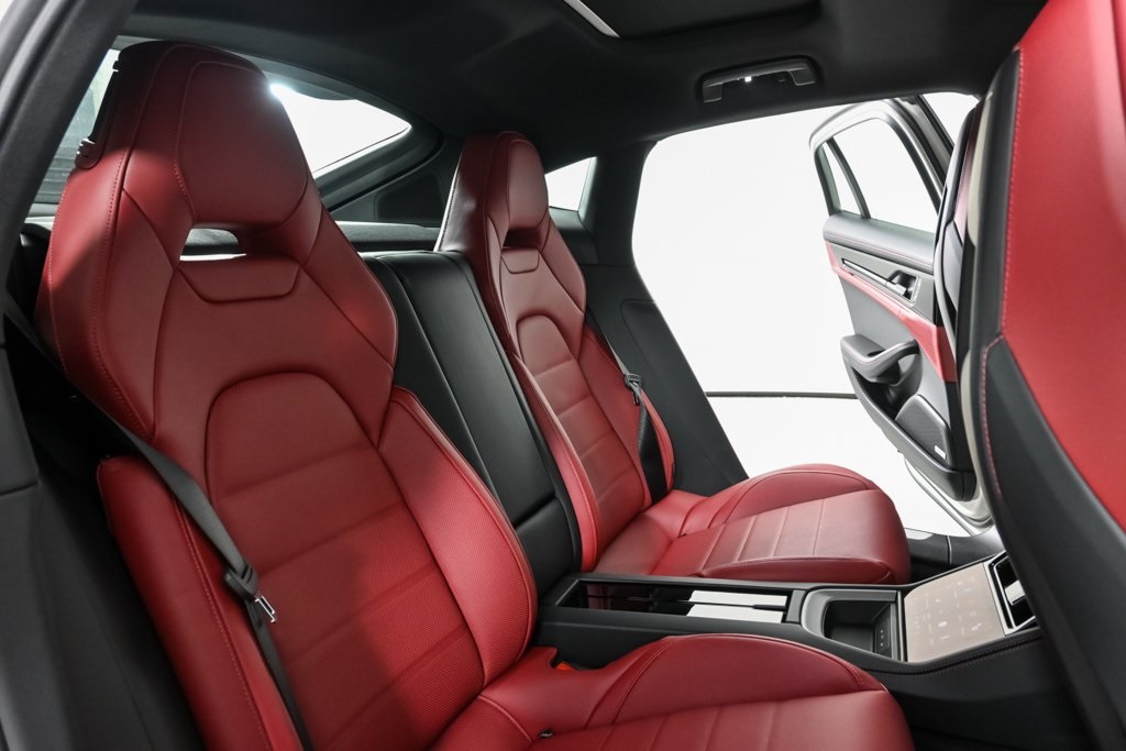 2025 Porsche Panamera Base photo 19