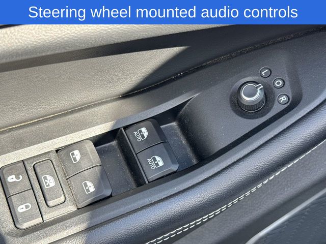 2021 Jeep Grand Cherokee Laredo photo 12