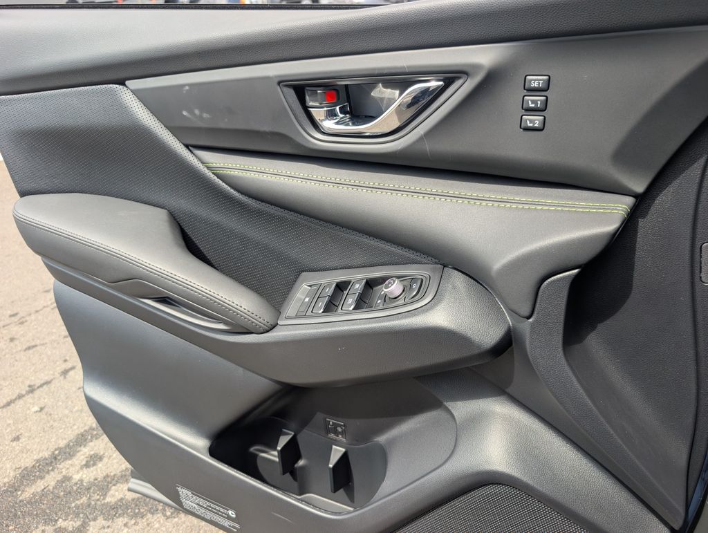 2025 Subaru Ascent Onyx Edition Touring photo 18