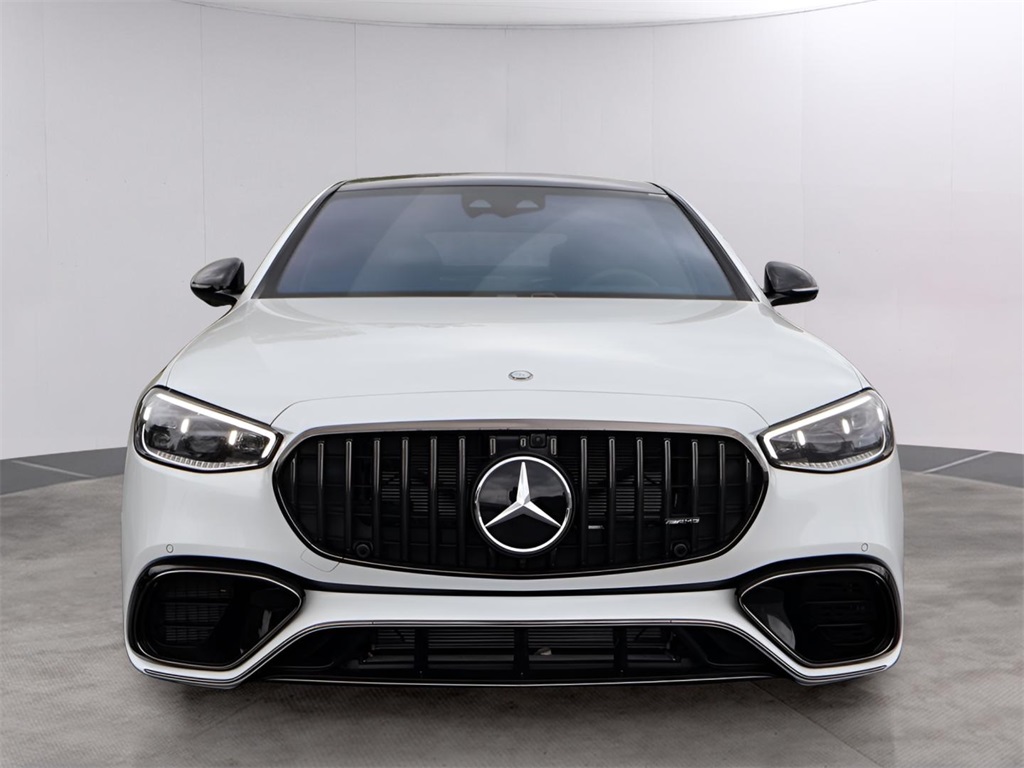 2025 Mercedes Benz S 63 e photo 2