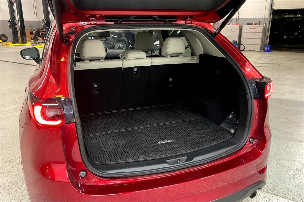 2025 Mazda CX-5 2.5 S Preferred photo 25