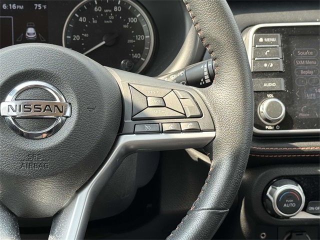 2019 Nissan Kicks SR photo 22
