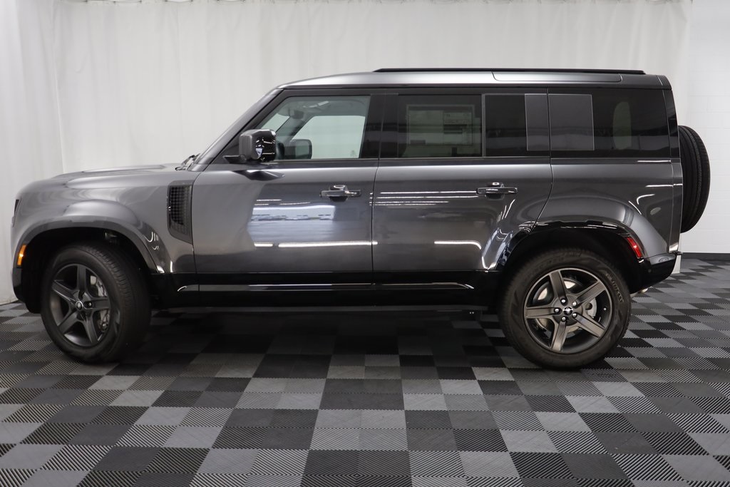 2025 Land Rover Defender 110 X-Dynamic SE photo 5