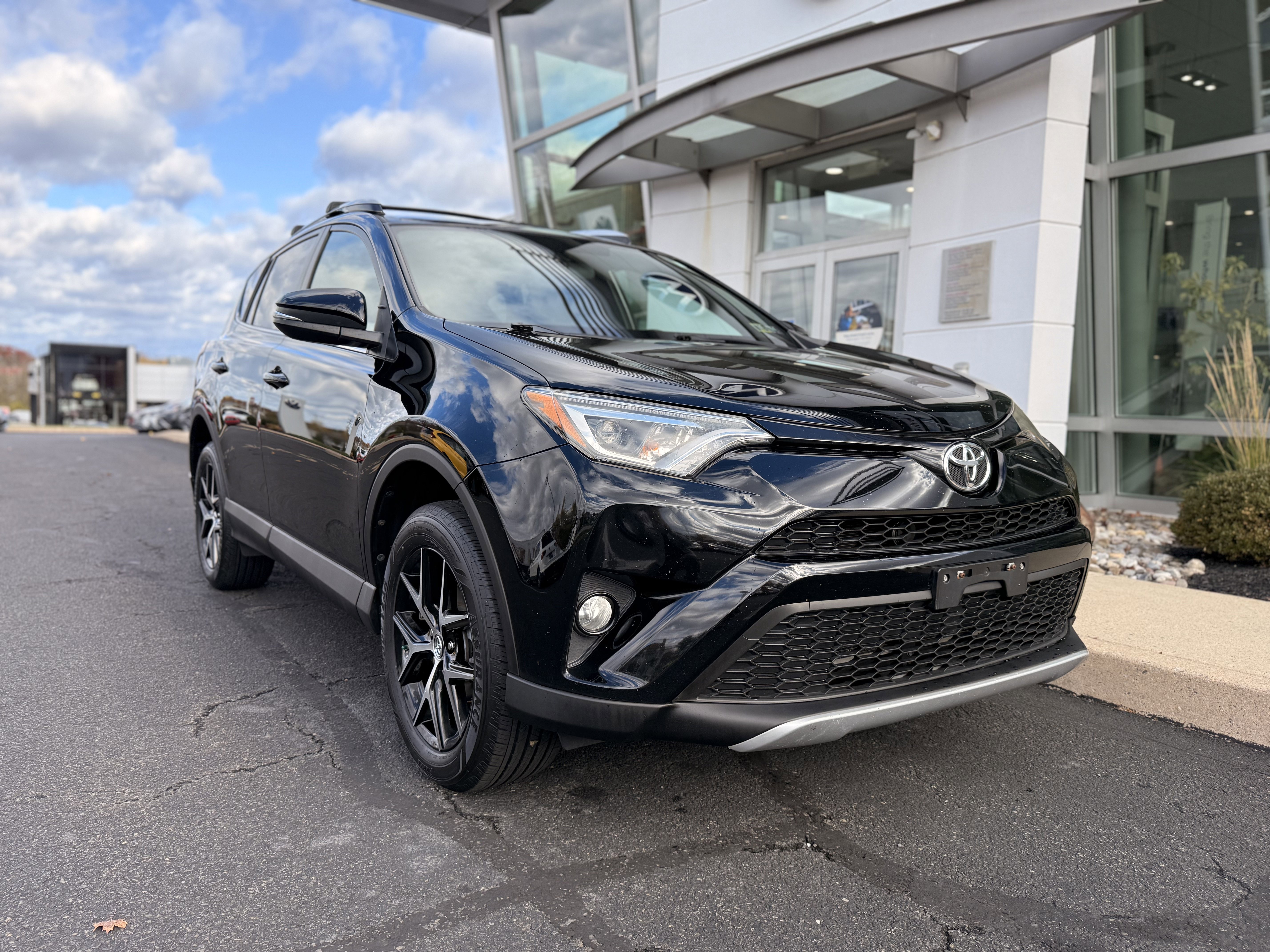 Used 2016 Toyota RAV4 SE with VIN 2T3NFREV9GW300140 for sale in Colmar, PA