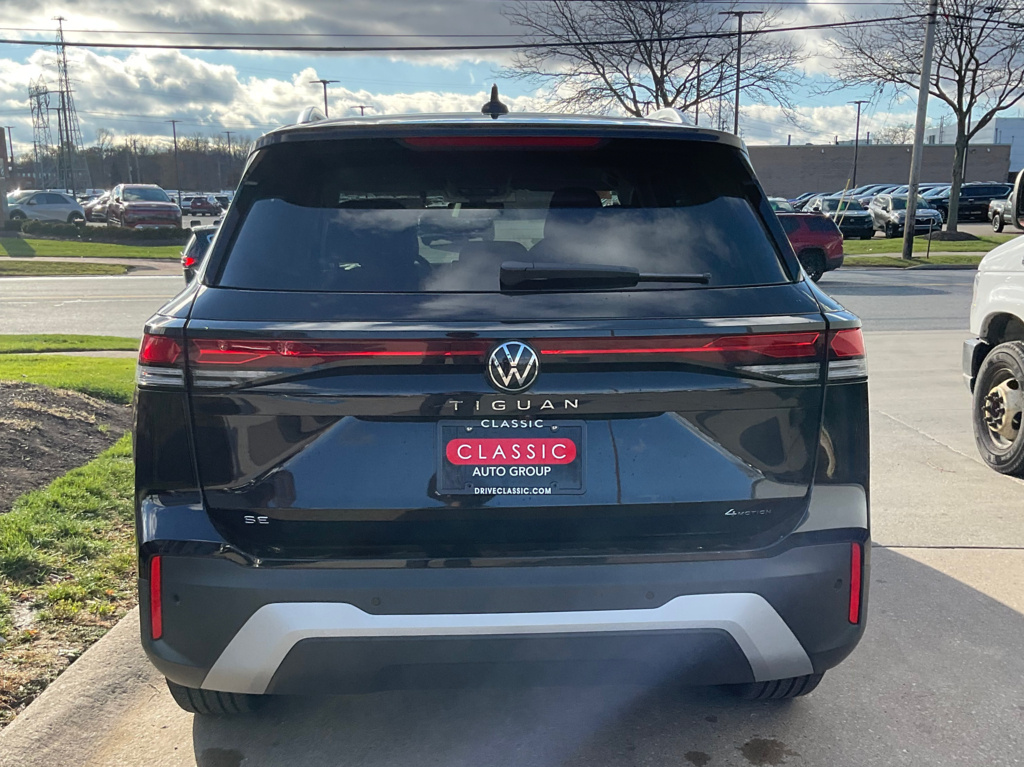 2026 Volkswagen Tiguan SE photo 4