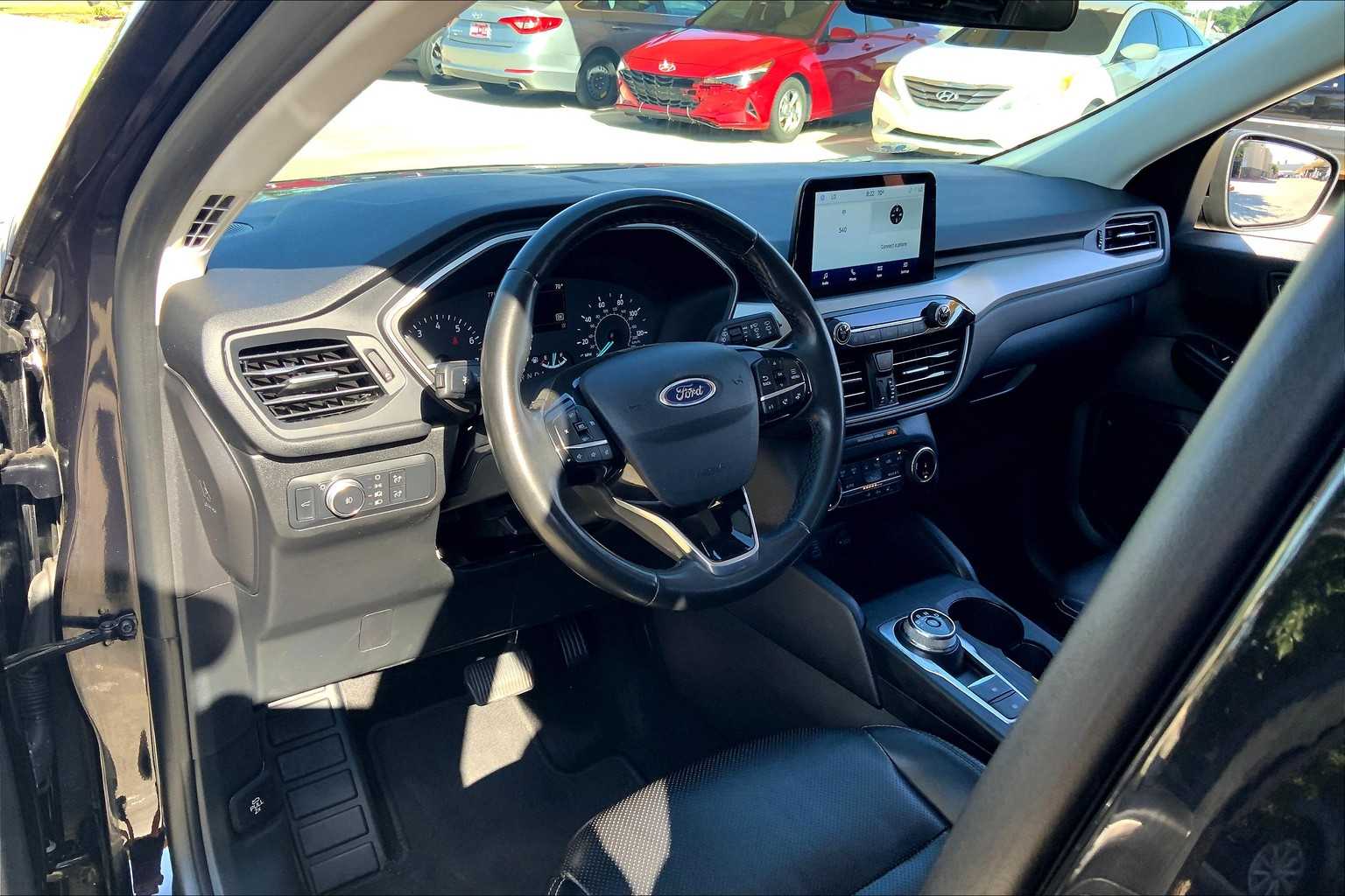 2022 Ford Escape SEL photo 17