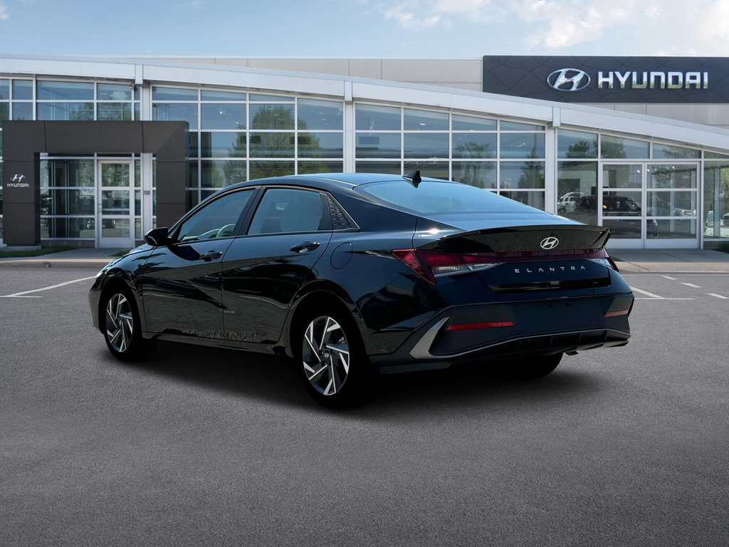 2025 Hyundai Elantra SEL Sport photo 4