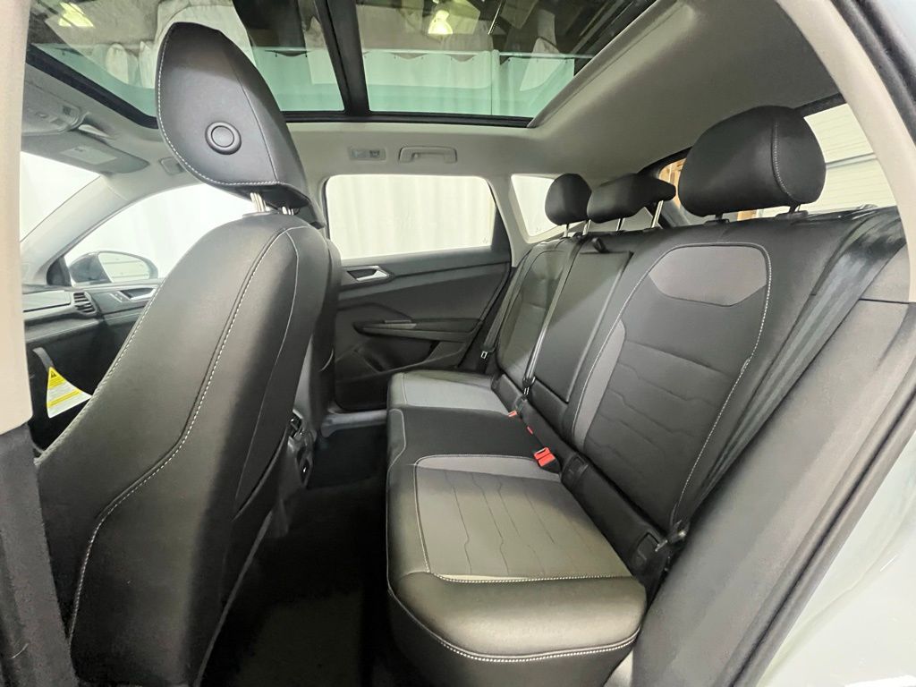 2025 Volkswagen Taos SE photo 19