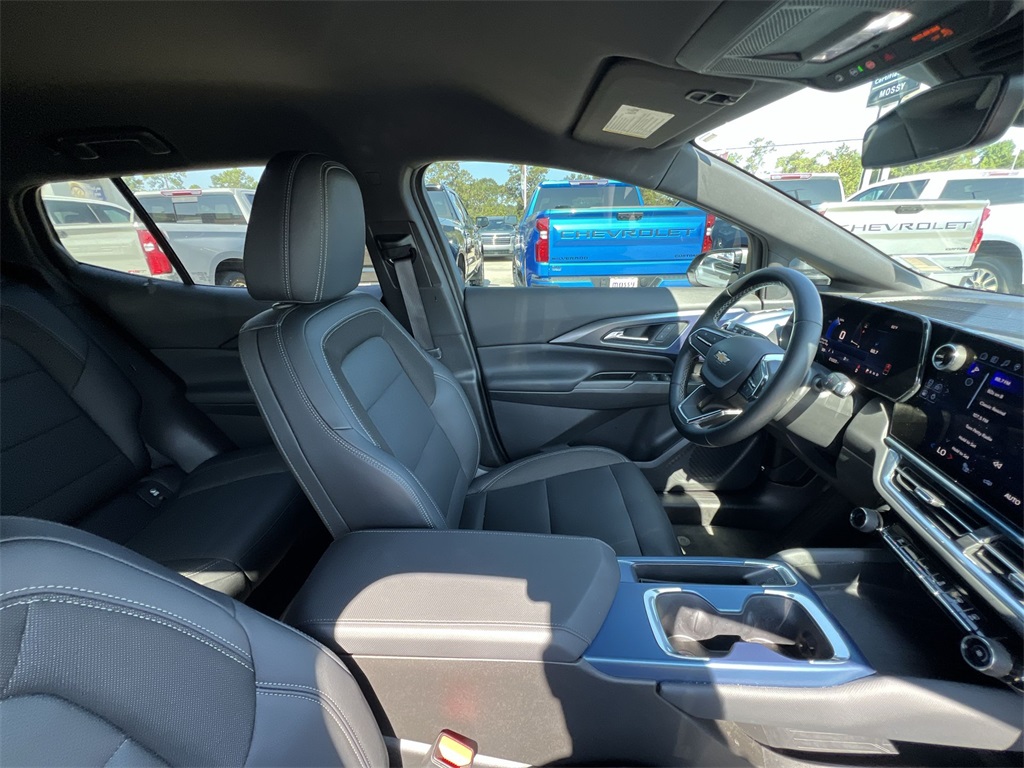 2024 Chevrolet Equinox EV 1LT photo 16