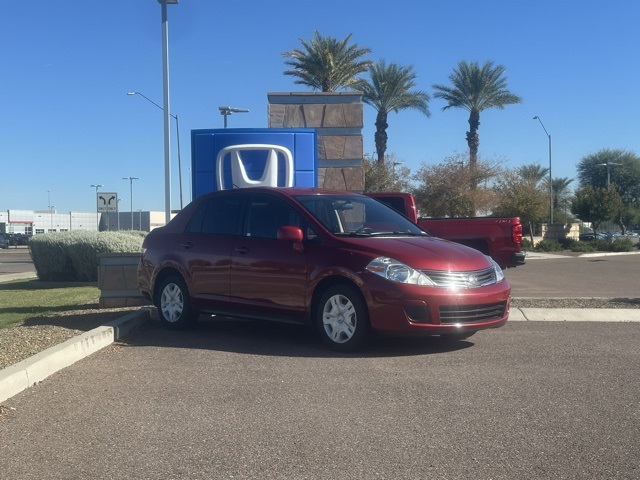 2011 Nissan Versa 1.8 S photo 3