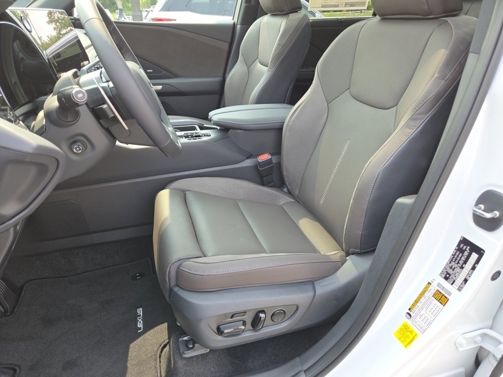 2025 Lexus TX 350 Luxury photo 3