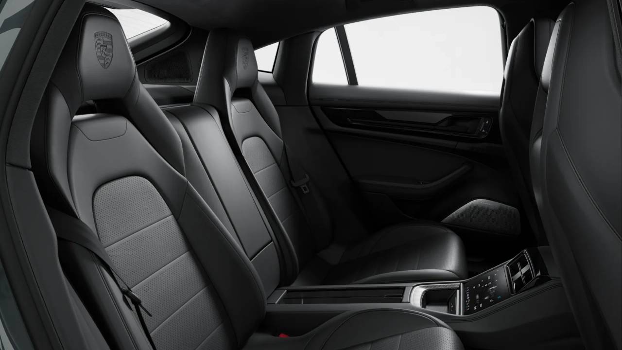 2026 Porsche Panamera GTS photo 11