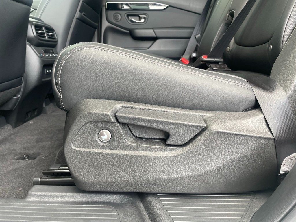 2025 Honda Pilot Touring photo 12