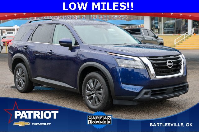 2025 Nissan Pathfinder SV's photo