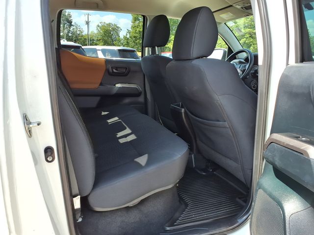 2016 Toyota Tacoma SR5 photo 15