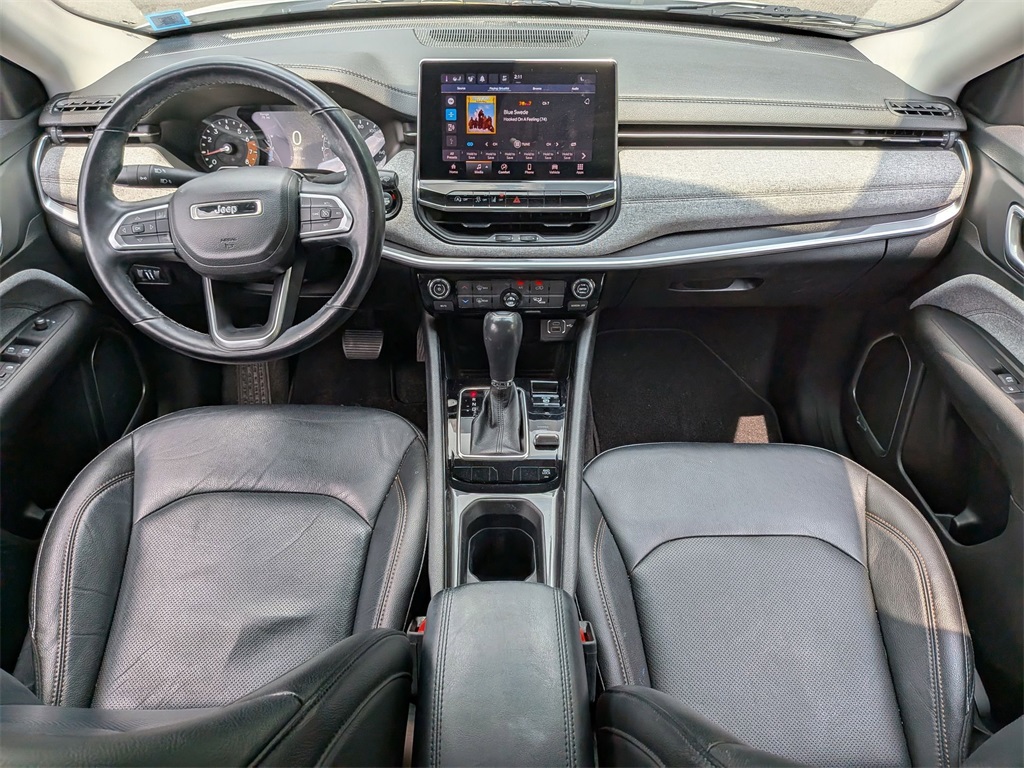 2022 Jeep Compass Latitude Lux photo 18
