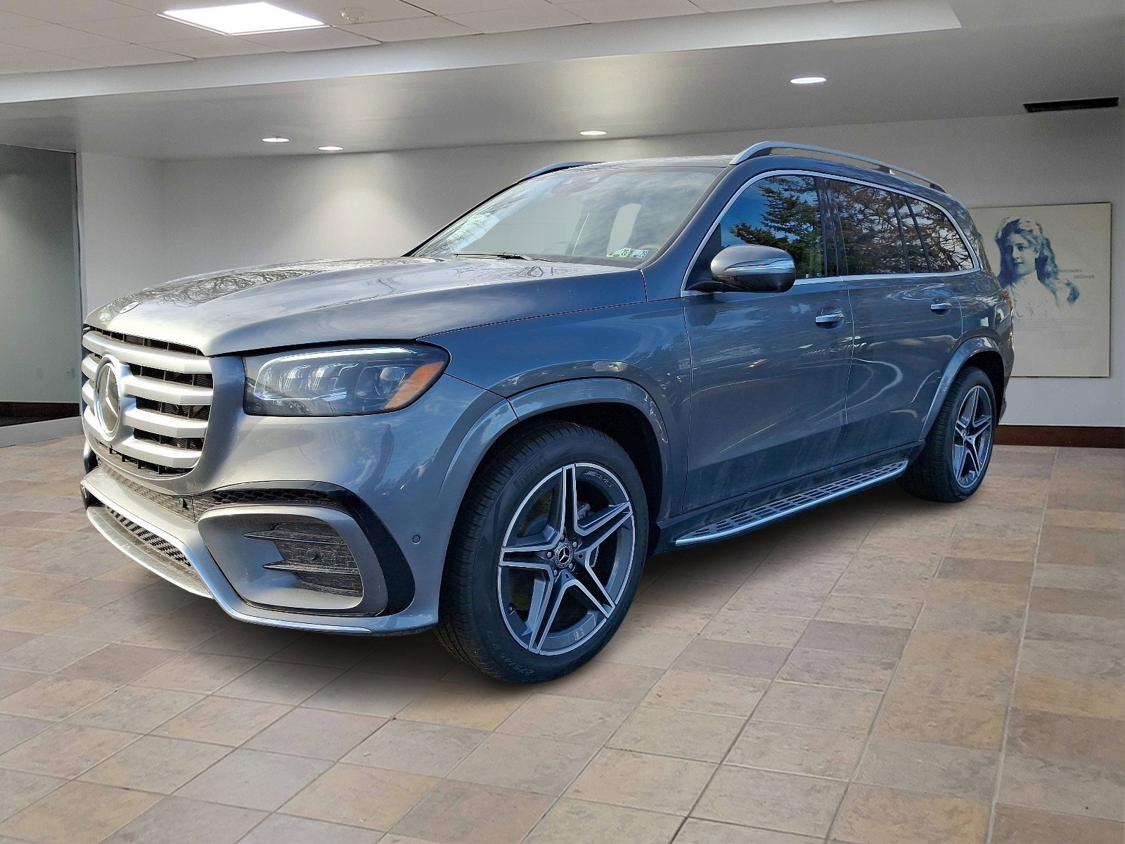 2025 Mercedes Benz GLS 450 4MATIC photo 2