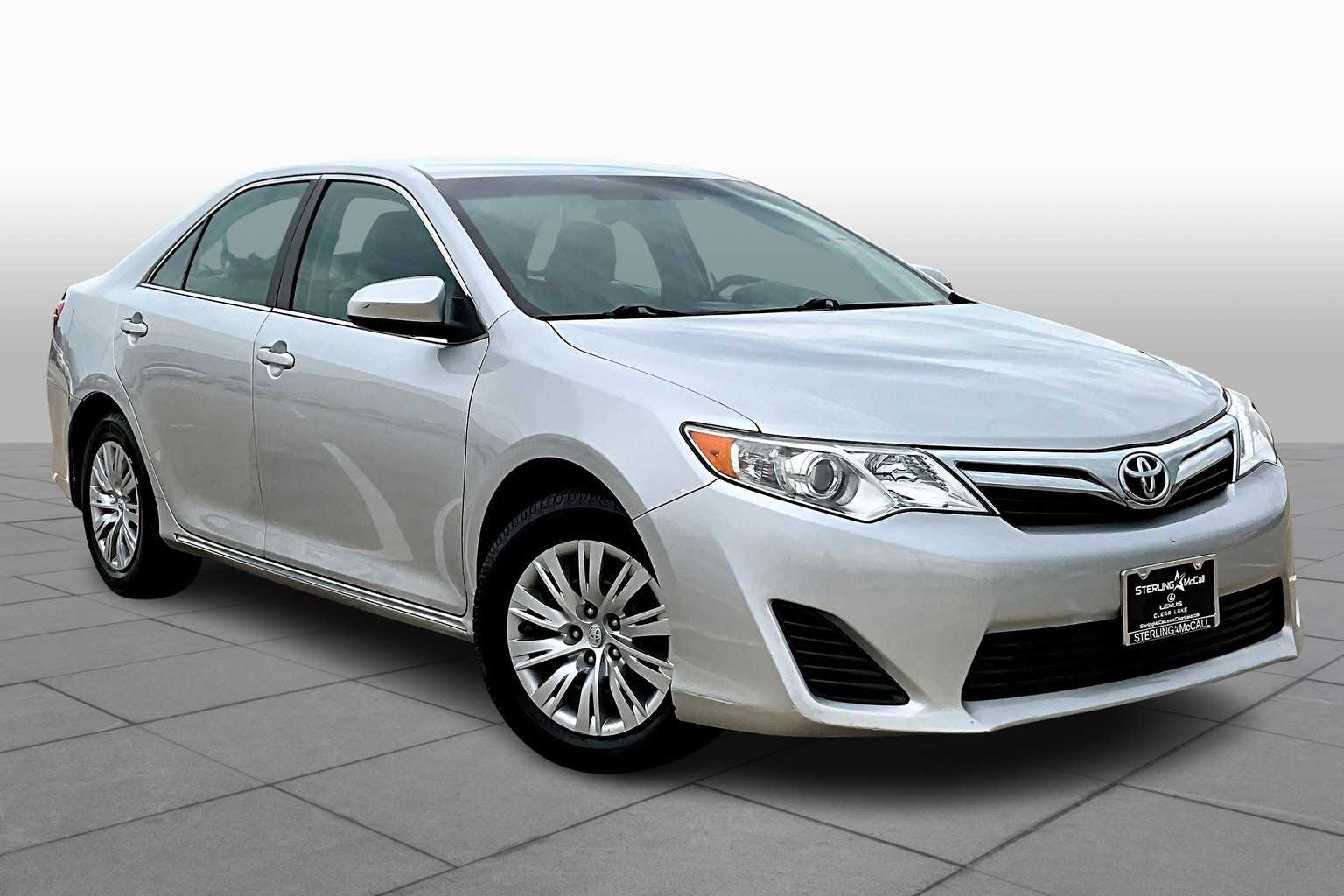 Used 2013 Toyota Camry LE with VIN 4T1BF1FK2DU257550 for sale in Friendswood, TX