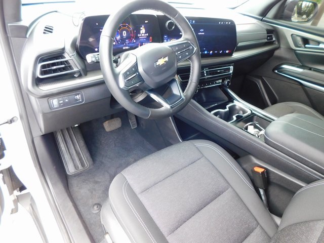 2025 Chevrolet Traverse photo 14