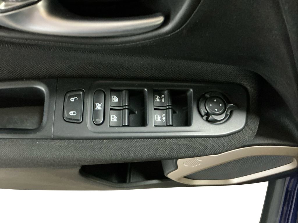 2017 Jeep Renegade Sport photo 19