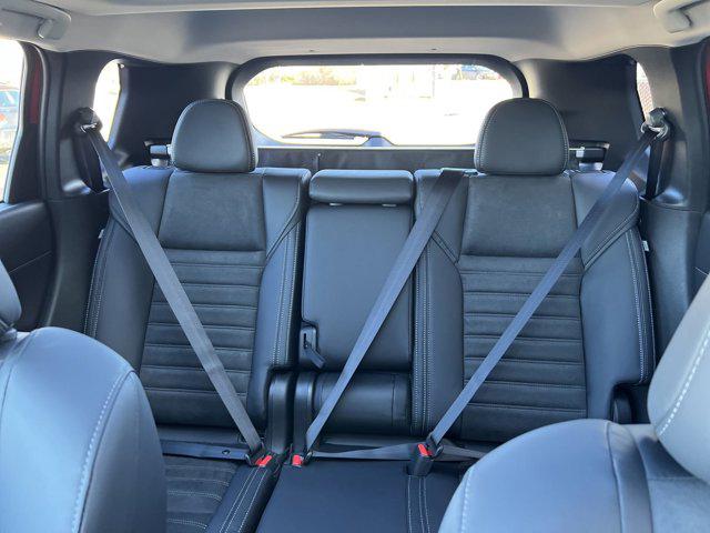 2025 Mitsubishi Outlander PHEV SE S-AWC photo 18