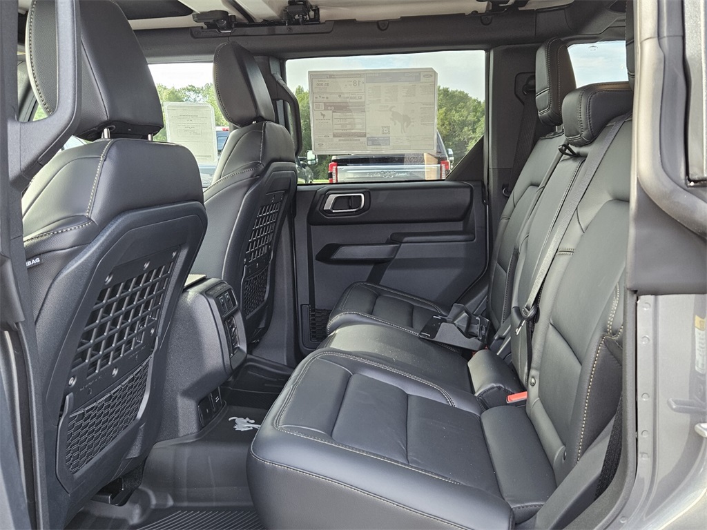 2025 Ford Bronco Badlands photo 6