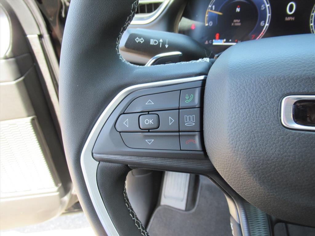 2025 Jeep Grand Cherokee Altitude photo 17