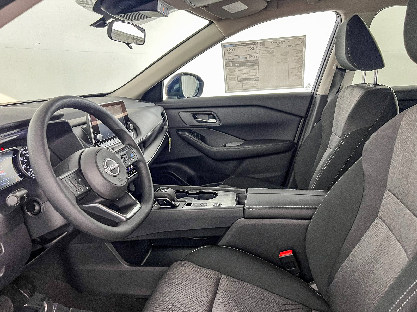 2025 Nissan Rogue SV photo 13