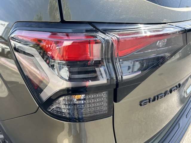 2025 Subaru Forester Touring photo 7