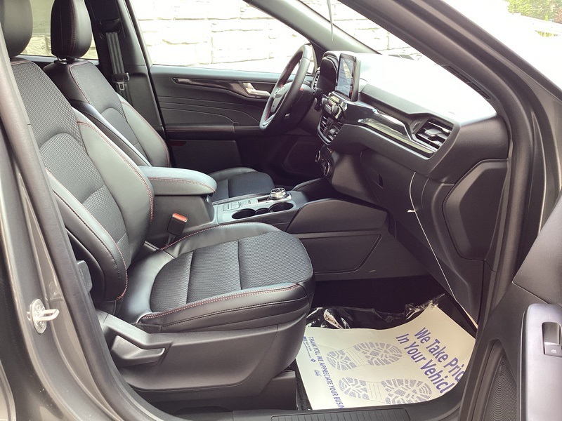 2025 Ford Escape Hybrid ST-Line Select photo 15