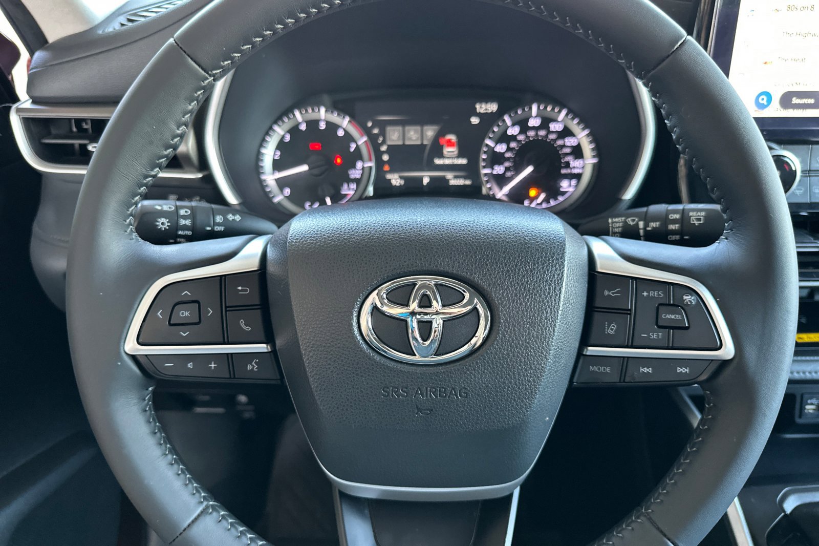 2023 Toyota Highlander L photo 21