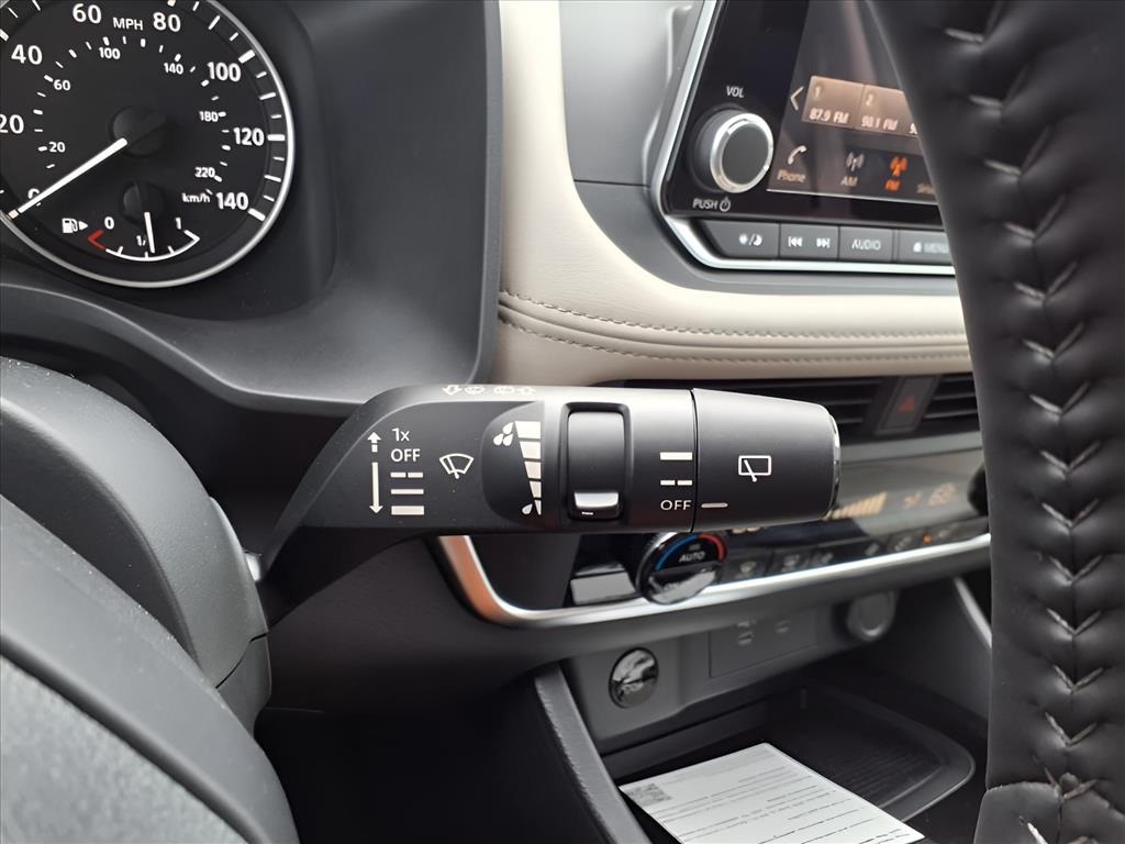 2025 Nissan Rogue SV photo 24