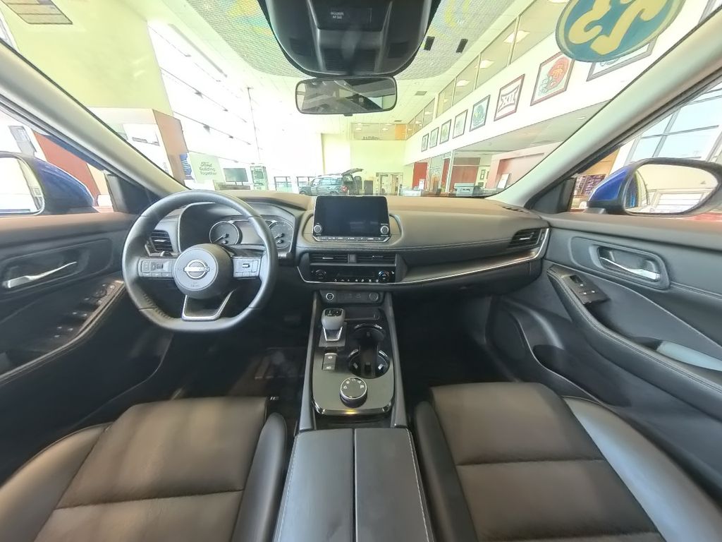 2023 Nissan Rogue SV photo 23