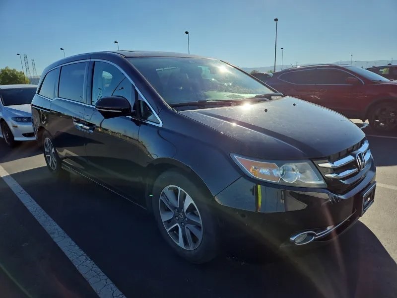 2014 Honda Odyssey Touring photo 2