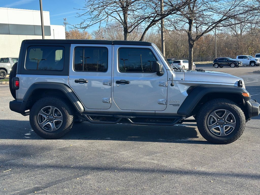 2018 Jeep Wrangler Unlimited Sport S photo 2