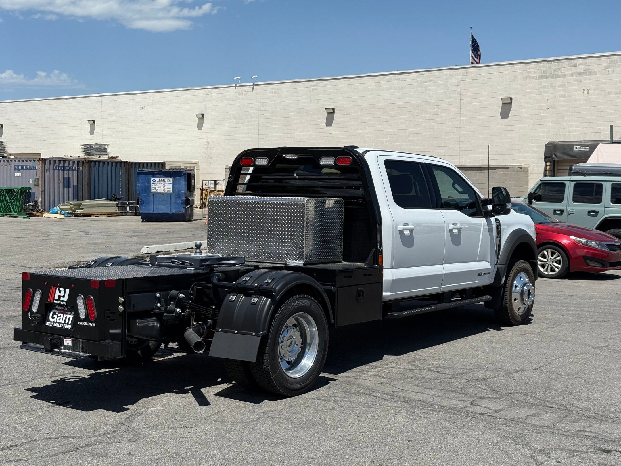 2025 Ford F-550 Lariat photo 3