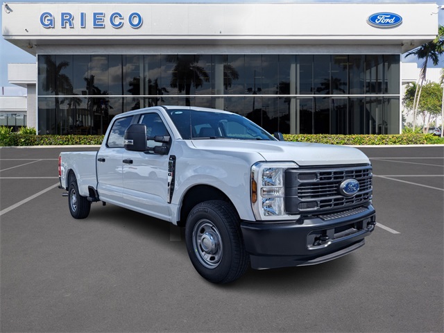 2026 Ford F-350 Super Duty XL's photo