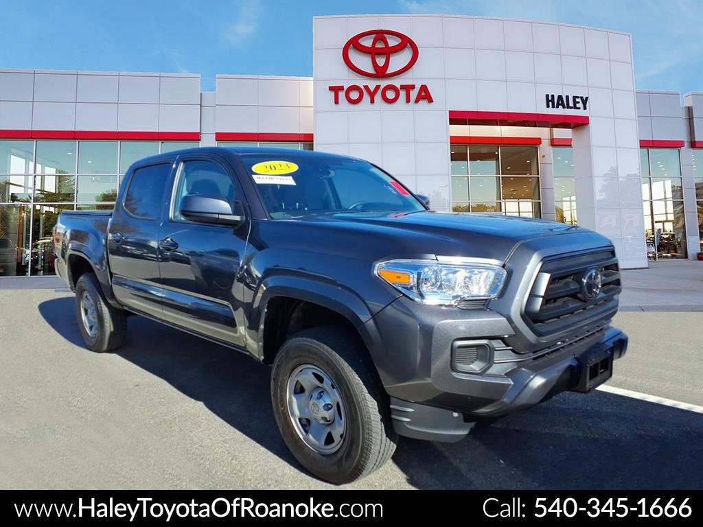 2023 Toyota Tacoma SR's photo