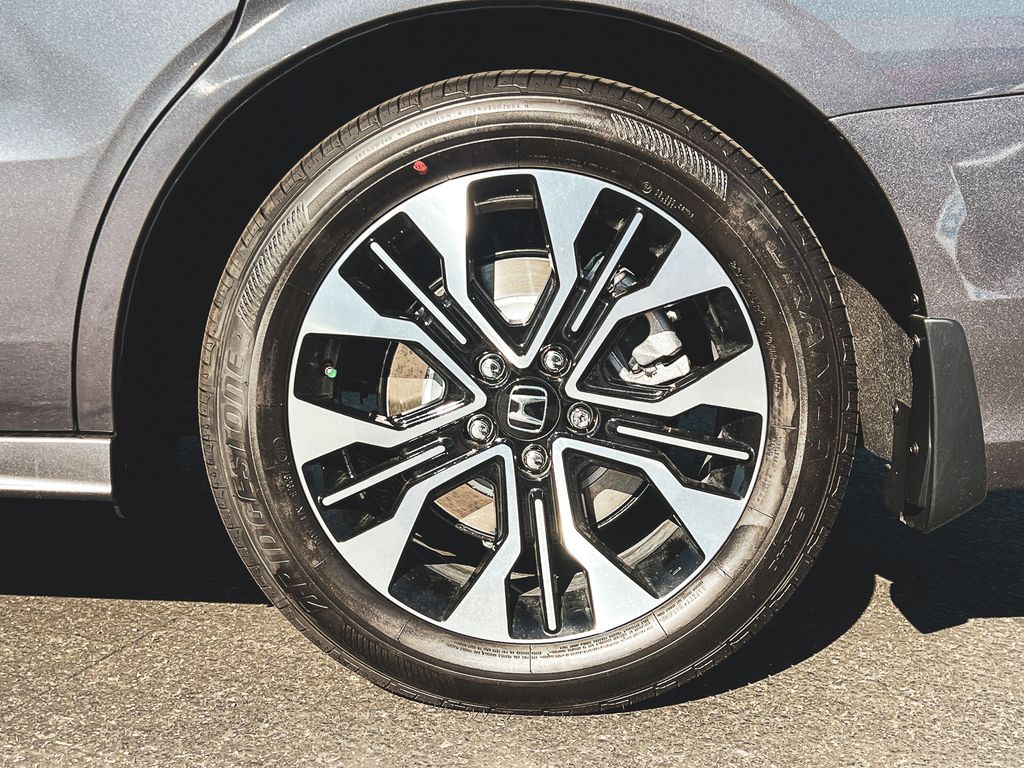 2026 Honda Odyssey Elite photo 4
