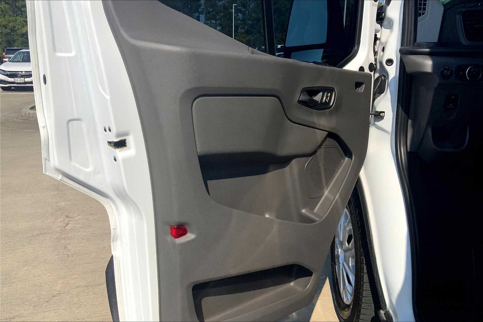2023 Ford Transit Passenger XLT photo 7