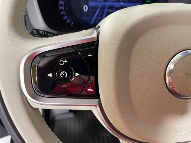 2026 Volvo XC60 Hybrid T8 photo 21