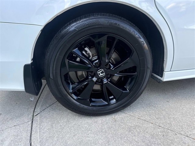 2024 Honda Odyssey Sport photo 2